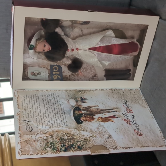 1995 Holiday Memories Barbie - Picture 3 of 8